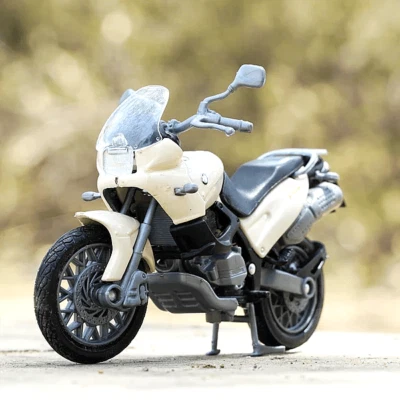 BMW F650ST White Motorcycle Model, Motormax Scale 1:18 - Image 1 of 4