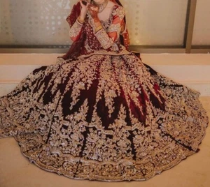 Pakistani Clothing : Burqa, Sari, Taqiyah, Salwar Kameez, Purdah, Kurta, Lehenga - Picture 1 of 5