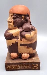 Somnibel Ton Figur aus der Moche Kultur Peru - schlafender Mann - auf Holzsockel - Bild 1 von 5