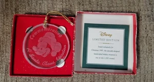 Disney Limited Edition Mickey Mouse Glas Weihnachtsschmuck Santa Vacation 1995 - Bild 1 von 8