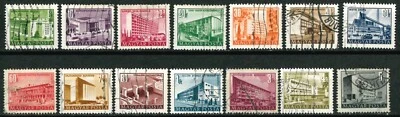 HUNGARY OLD STAMPS 1951 - 1952 - Buildings - USED - Image 1 of 2