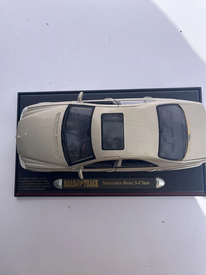 Maisto Mercedes Benz S-500 Class Model Car Road & Track 1:32 scale - Image 1 of 4