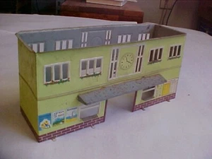 VINTAGE TIN-PLATE O Scale EUROPEAN STYLE TRAIN STATION BY KIBRI ( PARTS ) - Picture 1 of 7