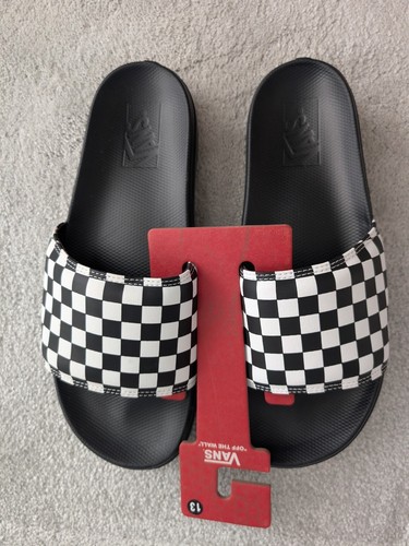 Scacchiera Vans Costa Slides misura 12 bianca e nera fuori muro