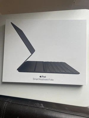 Apple Smart Keyboard Folio A1829 – Tastatur für iPad 10,5" (Deutsches Layout)  - Bild 1 von 4