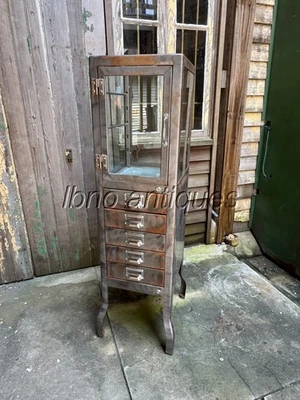 ARMARIO DE DISTRIBUCIÓN INDUSTRIAL VINTAGE DE ACERO / 5 CAJONES Y EXPOSITOR. 52" ALTO Foto 1 de 4