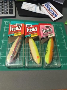 MENGE 3 EINGESTELLTE BERKLEY TOPWATER WALKER KÖDER NEU IN VERSIEGELTER VERPACKUNG HERGESTELLT IN DEN USA - Bild 1 von 4