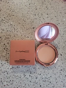 MAC Skinfinish Sunstruck Matte Bronzer In Matte Light Golden, Makeup, Sunkissed - Picture 1 of 7