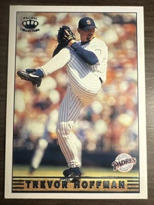 1999 Pacific Paramount Platinum Blue Trevor Hoffman #200 Near Mint - Picture 1 of 2