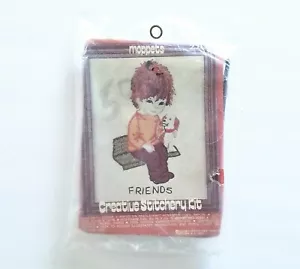 KIT CUCITURA CREATIVA MOPPETS - FRIENDS #2163 - 51306 (VINTAGE ANNI 70) - Foto 1 di 8