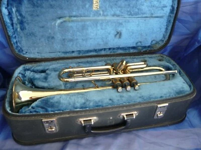 TROMPETE  Bb + Koffer von  Musica-Steyer-Austria, Gold-Messing. - Bild 1 von 4