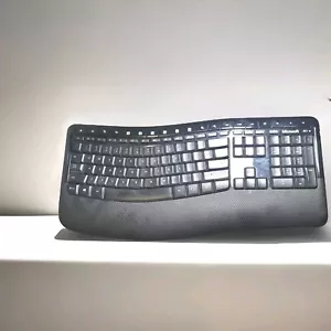 Microsoft Comfort Desktop Keyboard Wireless 5050 Black Ergonomic No USB - Picture 1 of 8