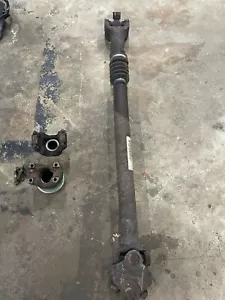 99-04 Grand Cherokee WJ V8 Front Driveshaft Combo U Joint Yokes - Picture 1 of 9
