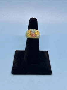 Vintage 1960’s Pale Green Bakelite, Celluloid, Lucite Ring Floral Flower Design - Bild 1 von 9