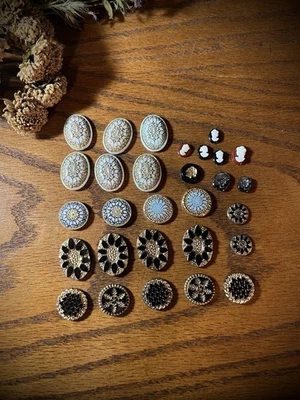 Lote de 29 cabujones surtidos oro negro blanco azul varios tamaños fabricación de joyas Foto 1 de 4