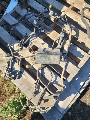 Toyota 4runner SR5 1999 3,4 bahía de motor conjunto de caja de fusibles con arnés de cableado Foto 1 de 4