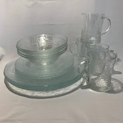 Vintage Arcoroc France Holly Tree Clear 16 Piece Dinner ware - Image 1 of 4