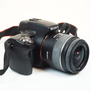 Sony Alpha α55 SLT-A55V Digital SLR + DT 18-55mm lens and 16Gb card Excellent - Bild 1 von 5