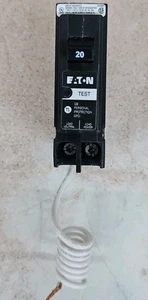 NNB Eaton QB1020GF 1P 20 Amp 120 Volt Bolt On Ground Fault Circuit Breaker - Picture 1 of 4