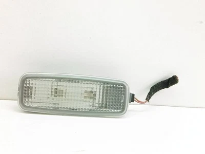 Otra luz interior delantera izquierda audi a6 s6 c5 4b 1998 ust129439 Foto 1 de 4