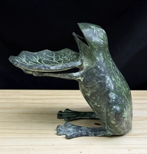 De Colección Archana Artesanía Metal Rana Verdigris Candelabro/Pesapapeles - Imagen 1 de 7