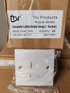 Box Of 20 X  Complete Cat 5 Single Gang 1 Socket  - Picture 1 of 2