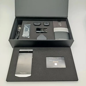 Smartphone Blackberry Porsche Design P'9982 WIFI 2 Go + 64 Go 4G LTE GPS neuf - Photo 1 sur 8