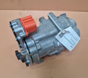 Nissan Leaf ZE1 Air Conditioning Compressor Pump 926005SA1B OEM - Picture 1 of 6