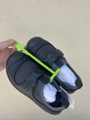 Crocs Swiftwater Splash todo preto tamanho 12c 12k crianças bebês crianças ENVIO RÁPIDO - Imagem 1 de 4