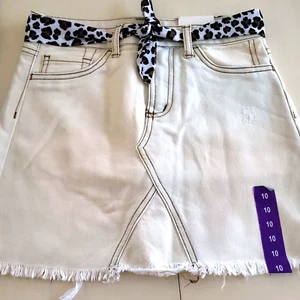 NEW GIRLS SIZE 10 IVORY/ANIMAL PRINT TRACTR JEAN FRAYED ACTIVE SKORT SKIRT SHORT - Picture 1 of 4