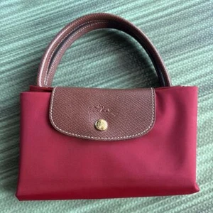 Borsa Longchamp Le Pliage Neo Nylon Rosso Scuro Pieghevole Quasi Inutilizzata - Foto 1 di 7
