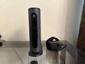 MOTOROLA MB7220 8x4 Cable Modem 343 Mbps DOCSIS 3.0 for Comcast XFINITY Optimum - Picture 1 of 2