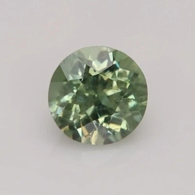 0.63 carat - Shimmering Green Natural Demantoid Garnet Round 25023579 - Image 1 of 4