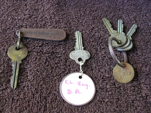 KEYS, VINTAGE SHIP, TAGGED: CH ENGRS RM, CH ENG B.R. & CADETS -DECK DEPT, 3 YALE - Picture 1 of 9