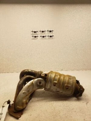 Colector de escape Toyota Venza motor 2,7 L 1ARFE 4 cilindros 2009-2014 OEM Foto 1 de 4