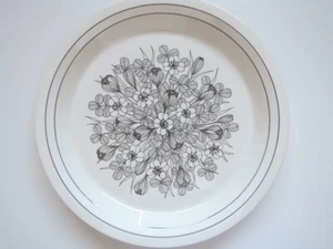 【De colección】ARABIA FINLANDIA Krokus 30 cm BW placa Ester Tomula - Imagen 1 de 5