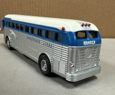 MTH Rail King  30-50052  Greyhound  -  Greensburg, Brady's Train   Die-Cast Bus - Image 1 of 4