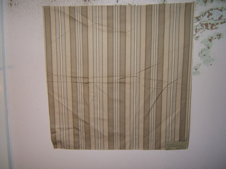 Beacon Hill, Squam Stripe, 26" W X 26" L, Color Arenisca Multi Foto 1 de 1