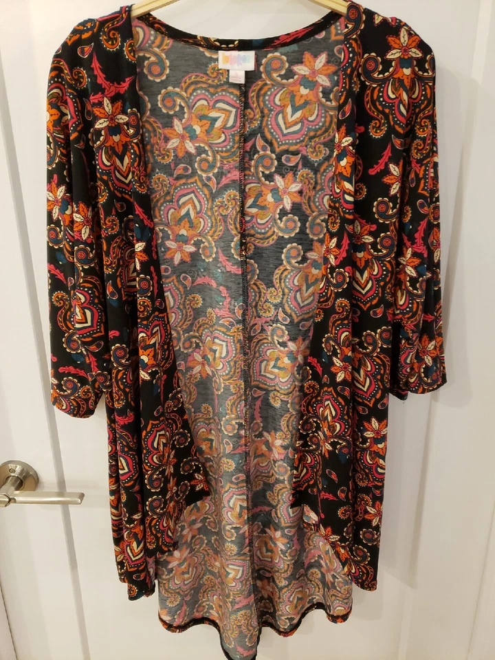 Suéter Kimono Lindsay Abierto Floral Jersey Negro Pequeño Lularoe Para Mujer Foto 1 de 4