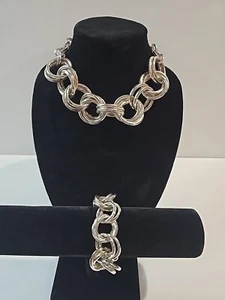 Set collana e bracciale catena tono argento bigiotteria costume usato - Foto 1 di 13