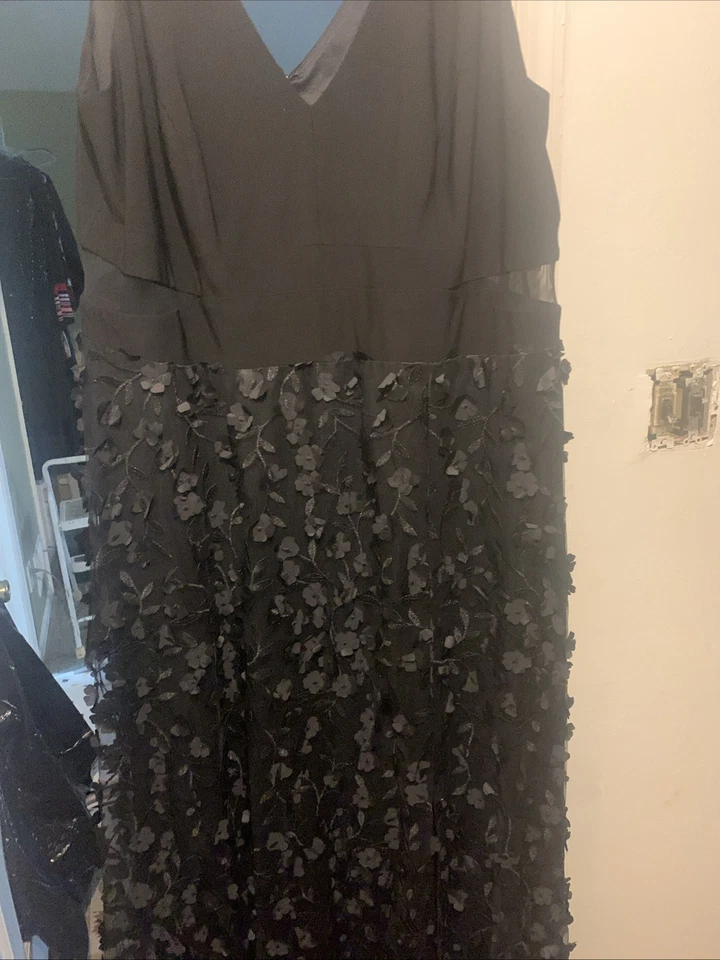 Xscape Plus Vestido 3D Bordado Floral Sin Mangas Recorte Malla Negro Noche 2X Foto 1 de 4