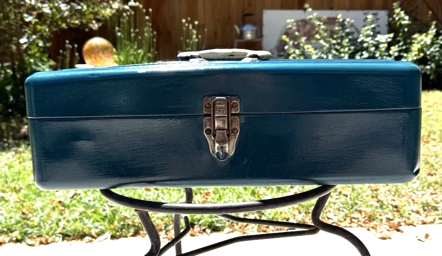 Caja de aparejos de pesca/utilidad Union Steel Chest Corp. de colección - Leroy, NY EE. UU. Foto 1 de 4