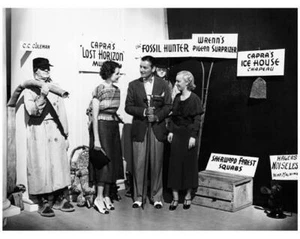 LOST HORIZON 8x10 mordaza todavía RONALD COLMAN & JANE WYATT & ISABELL JOYA -- L569 - Imagen 1 de 1