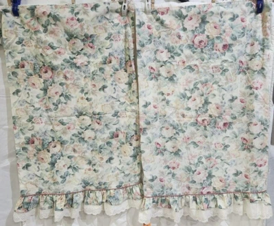 2 fundas de almohada de encaje con volantes florales croscill de colección QUEEN STANDARD COTTAGE GARDEN Foto 1 de 4