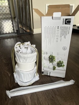 NUEVO Umbra Triflora 3 Macetas Colgantes y Varilla para Ventana Interior Hierba Jardín, Blanco Foto 1 de 4