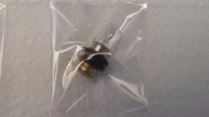  ELEKTRISCHE GLÜHBIRNE, GUMMITÜLLE, FASSUNG für VINTAGE PACHINKO LIGHT POWER - Bild 1 von 1