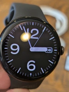 Google Pixel Watch 3 Wi-Fi 45mm Excellent Condition - Photo 1 sur 9