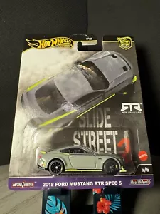 Hot Wheels 2018 Ford Mustang RTR Spec 5 Slide Street 2 1/64 - Foto 1 di 5