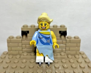 LEGO MiniFigure Series 4 Ice Skater Minifigure 8804 col063 - Picture 1 of 2