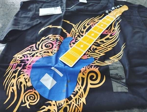 Interaktives spielbares Gitarren-T-Shirt Woo Doo Wear XL schwarz mehrfarbig - Bild 1 von 8